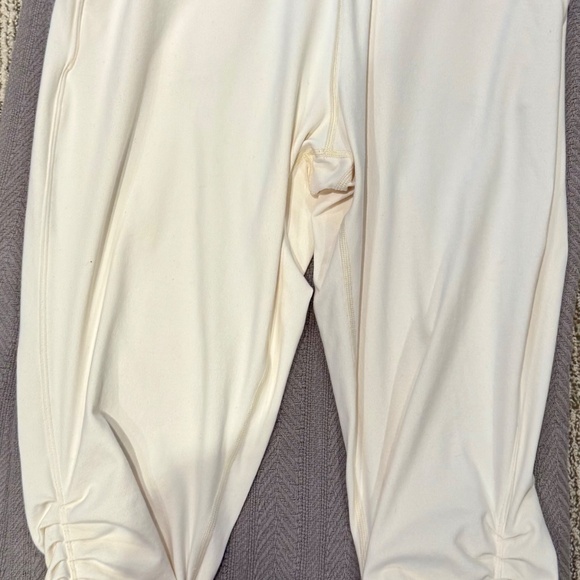 New Lululemon capri leggings size 6 - Picture 4 of 5